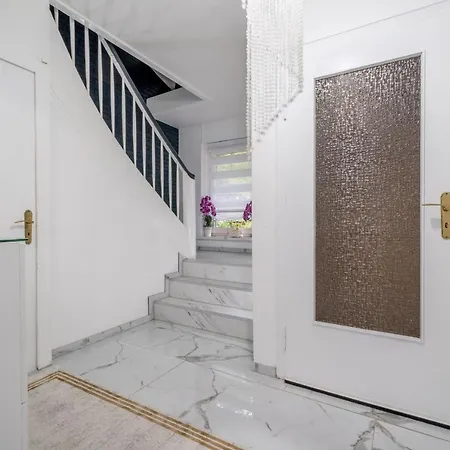 Private House *
